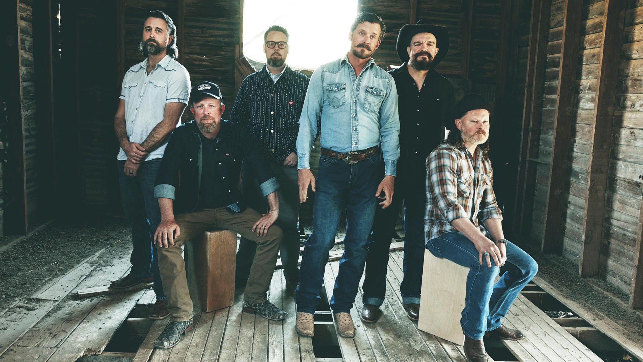 Turnpike Troubadours w/ Muscadine Bloodline