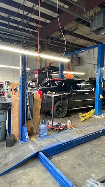 Reyes Auto Repair LLC